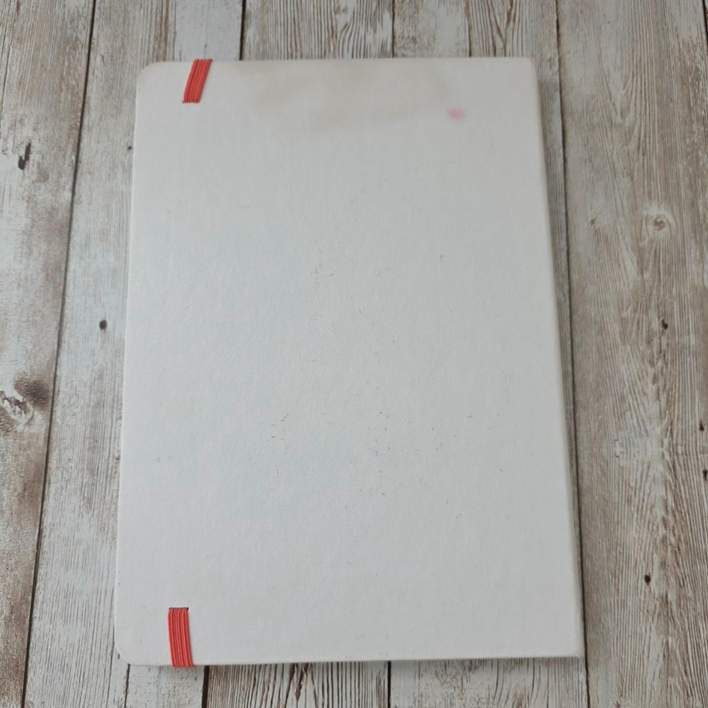 Michael Kors White Notebook - Picture 5 of 7